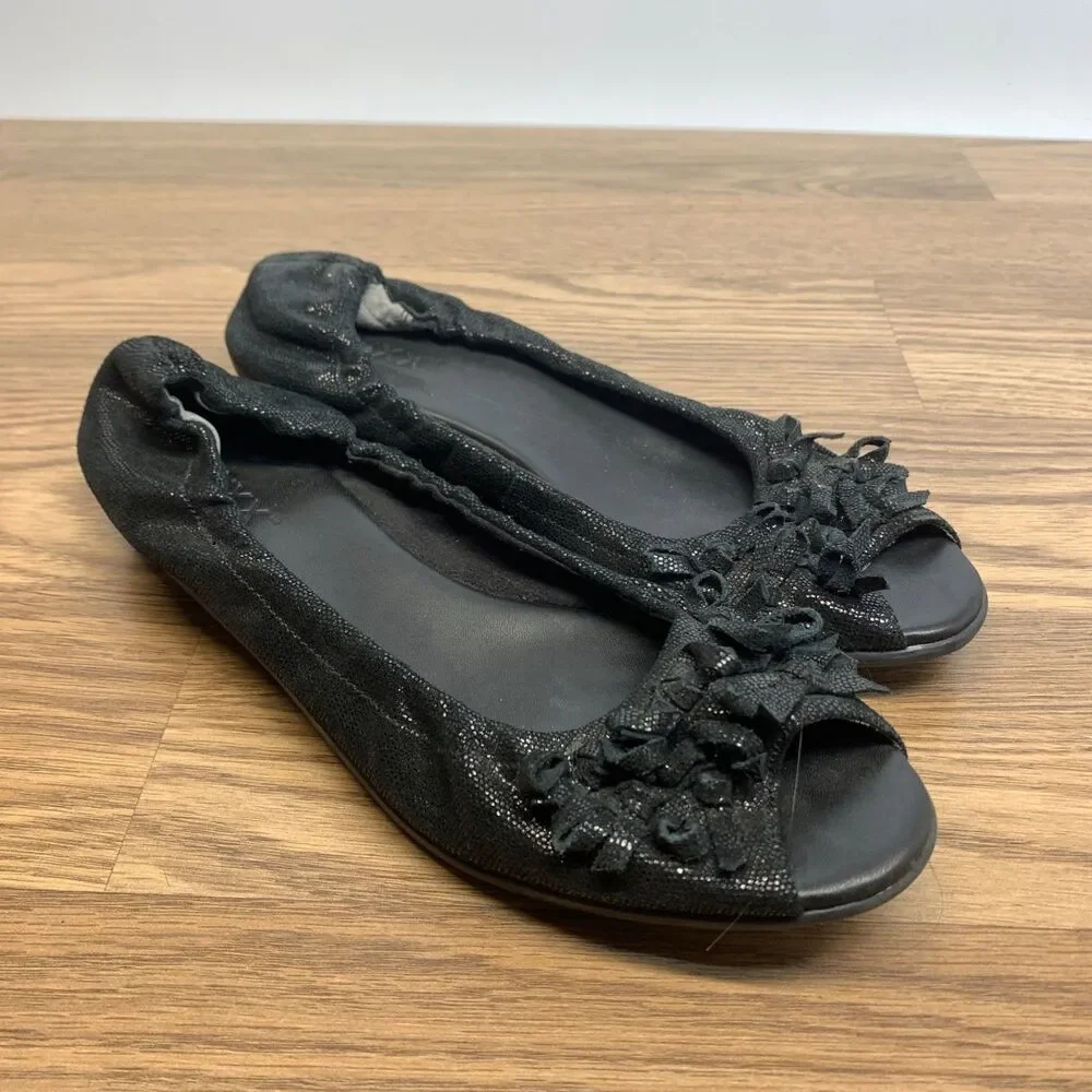The‎ Flexx Black Sparkly Faux Leather with Multi Bows on Open Toes Flats Size 9B